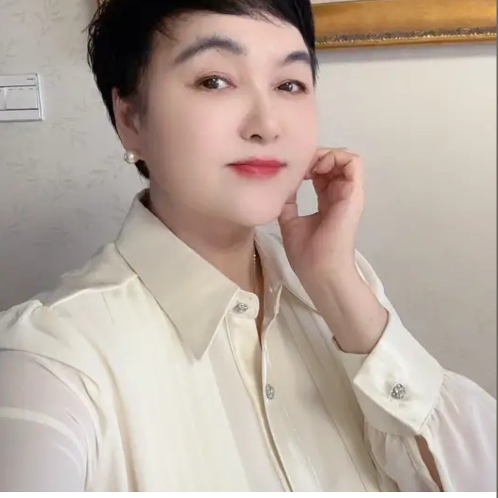 妱茗新品时尚高端褶皱修身polo领短款显瘦衬衫上衣衬衣女