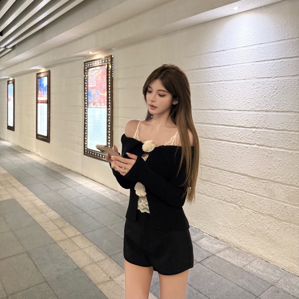 FAY【三花聚顶】黑色短款毛衣宽松显瘦镂空拼接女配内搭高级感女装