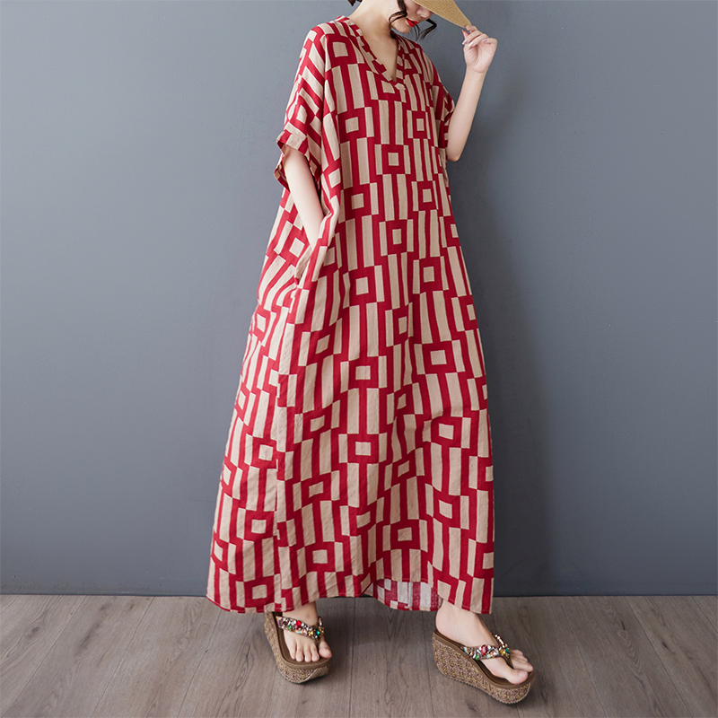 2025夏季新款V领棉麻大码宽松文艺度假风沙滩裙复古遮肉长款袍子