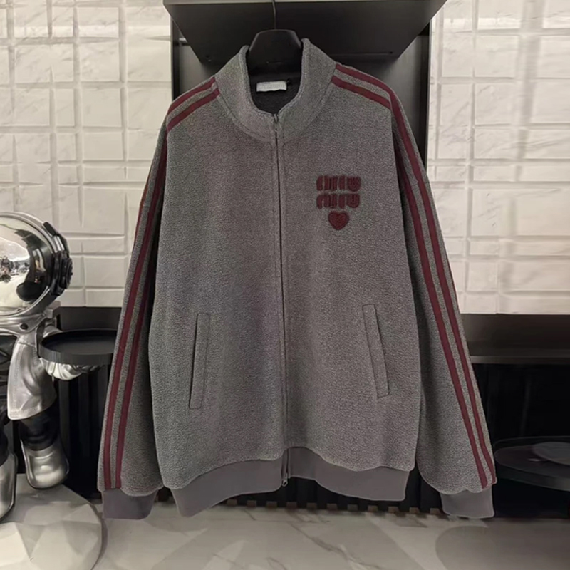 2025秋冬季新款字母设计感毛绒拉链开衫外套女加厚慵懒风立领上衣