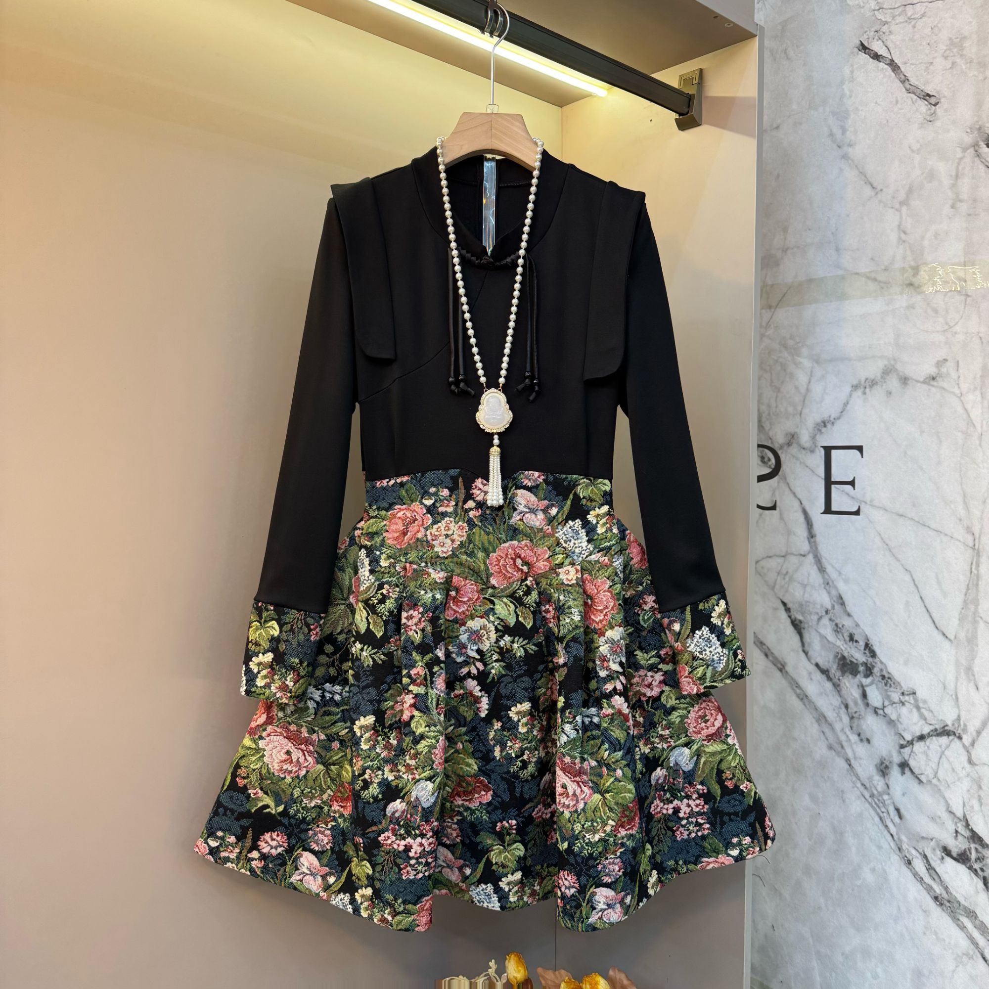 2025新款欧货复古印花拼接盘扣国风大码显瘦显高连衣裙3091