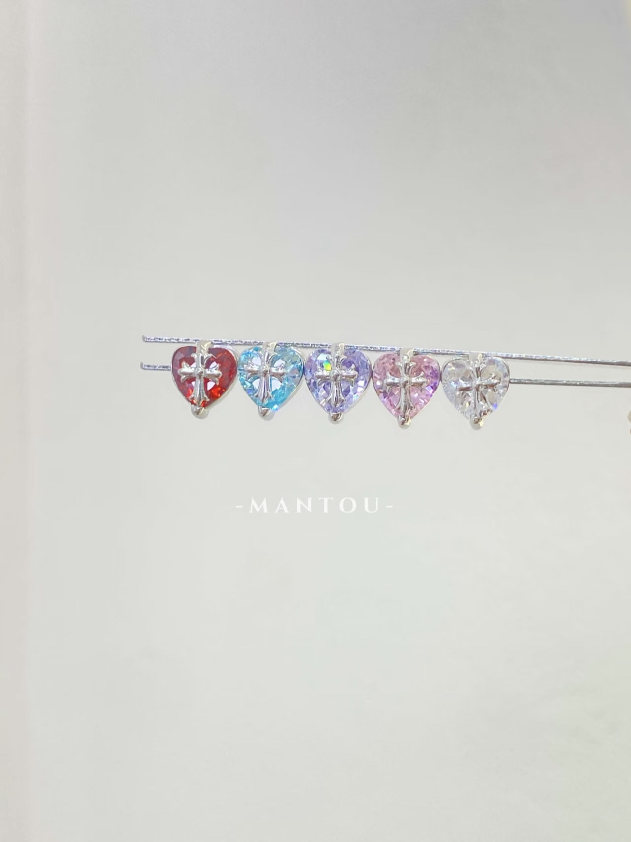 铜合金锆石耳饰 叛逆甜心｜爱心锆石耳钉十字架耳骨耳蜗钉耳饰