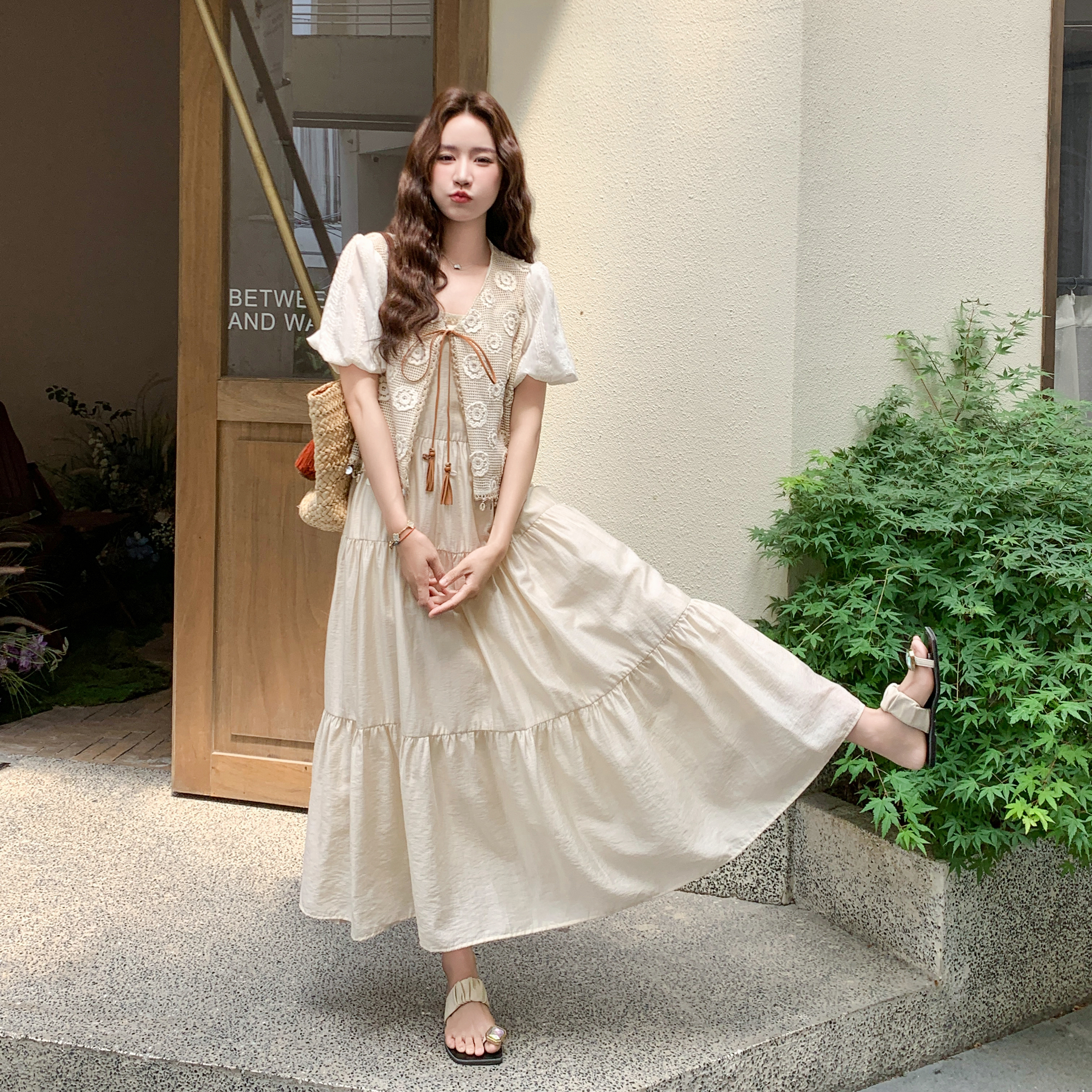 法式绝美气质套装裙女2025夏季设计感泡泡袖勾花上衣吊带裙两件套