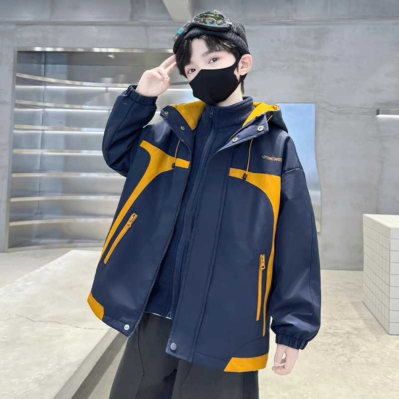 男童加绒冲锋衣三合一可拆卸2025新款秋冬季加厚外套儿童装大童潮