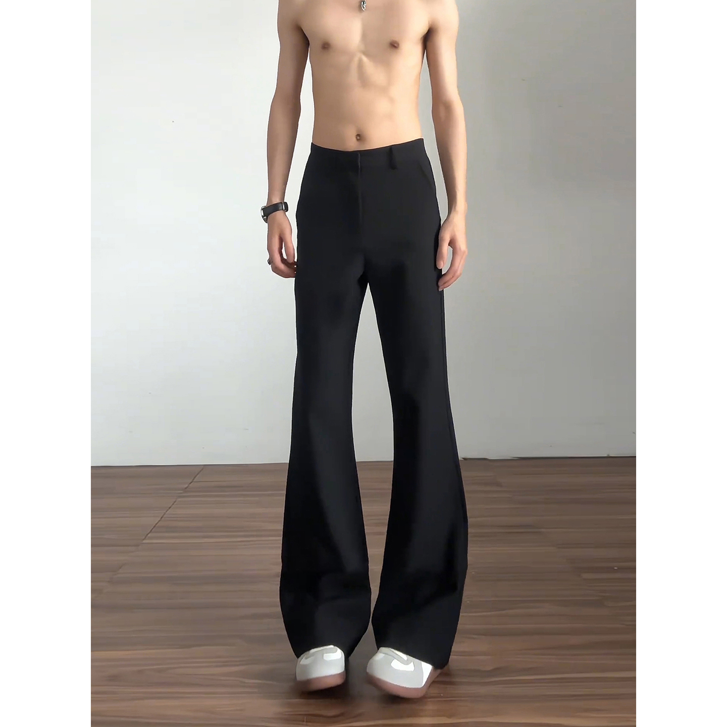 黑色微喇叭弯刀西裤垂坠感高级感修身裤子男夏季薄款高腰直筒男裤