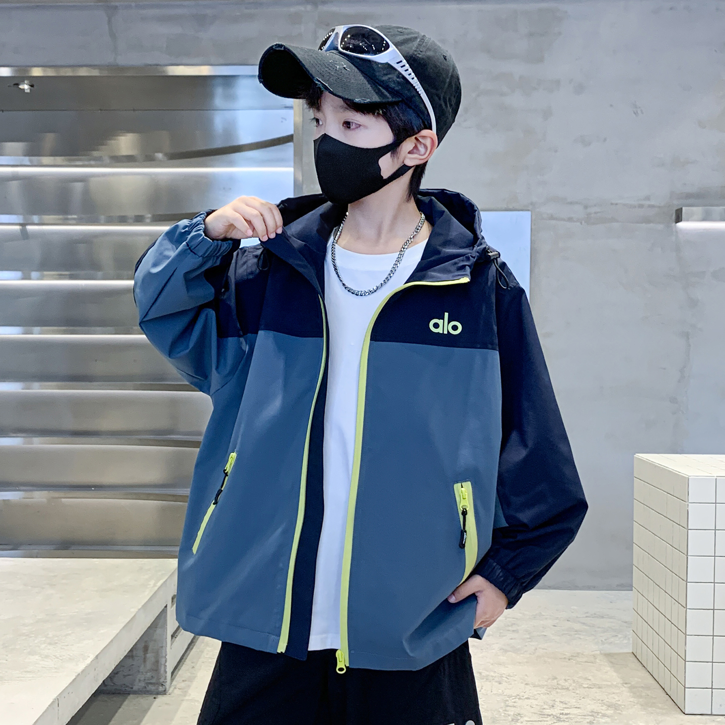 男童秋季连帽拼色夹克外套2025新款儿童帅气潮流中大童休闲风衣潮