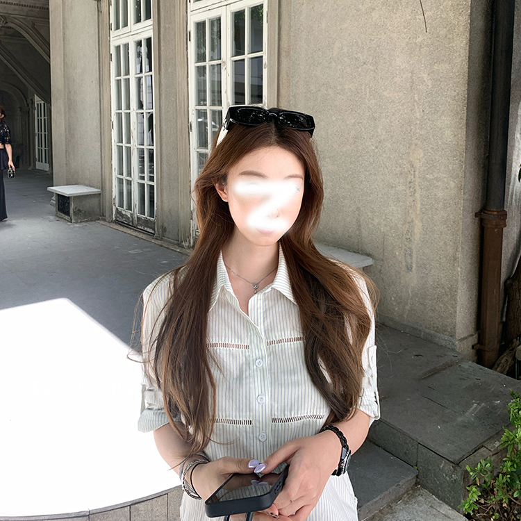 冰萃薄雾 复古百搭设计感镂空秋季时尚休闲纯色薄款长袖衬衣
