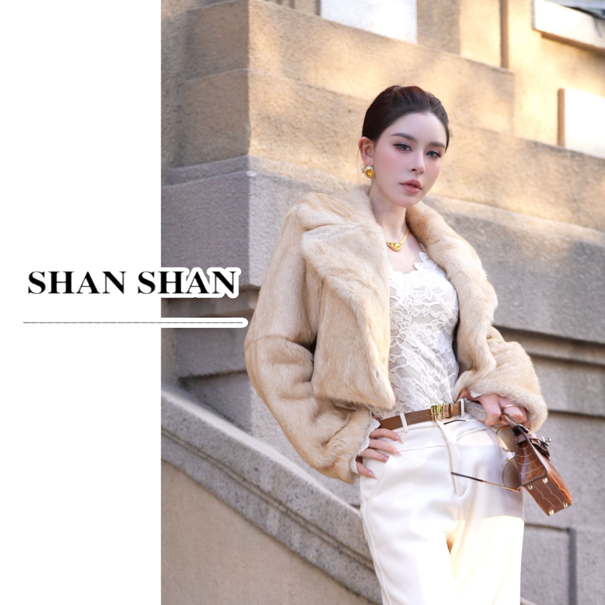 SS姗姗 秋冬高级轻奢时尚獭兔毛大翻领皮草外套女 51170527-2410