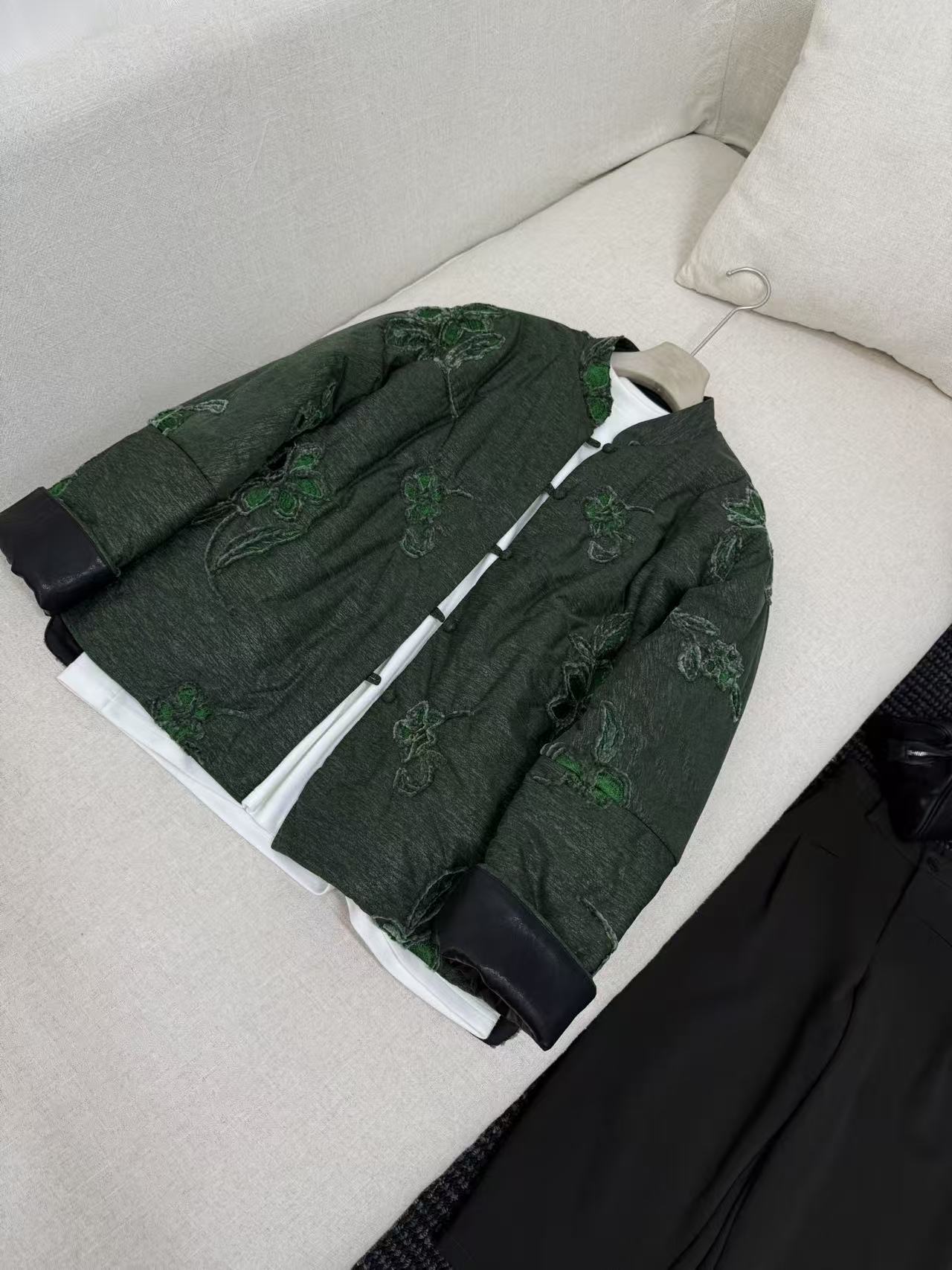 【嘉木】原创设计师款新中式立领款长袖宽松版棉服刺绣工艺蝴蝶外套