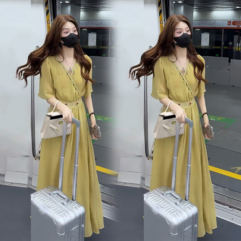 复古气质连衣裙女0夏季新款小众领中袖高腰显瘦A字长裙