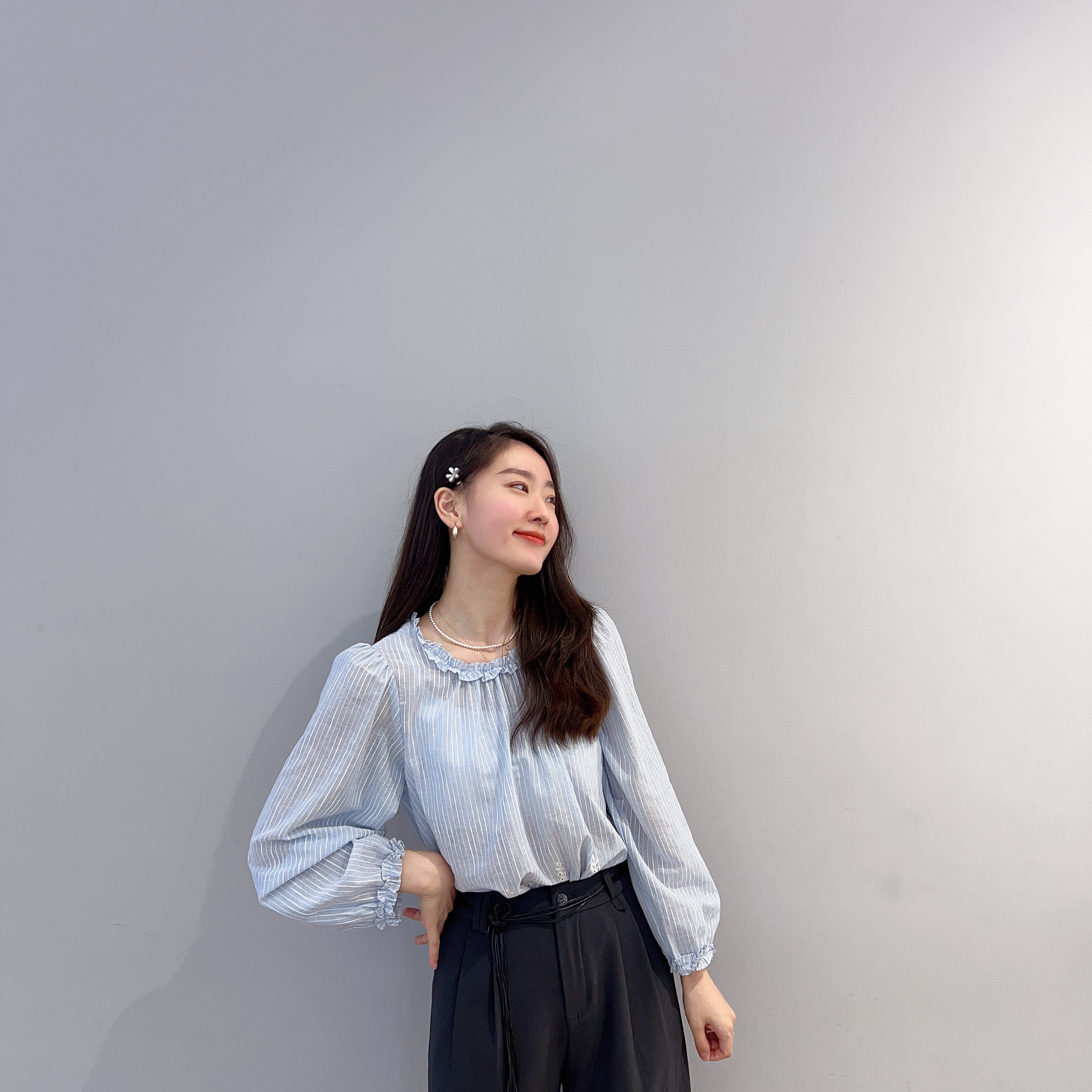 蓝色条纹花边领长袖衬衫下摆镂空早秋款薄款上衣女生韩系ins衣服