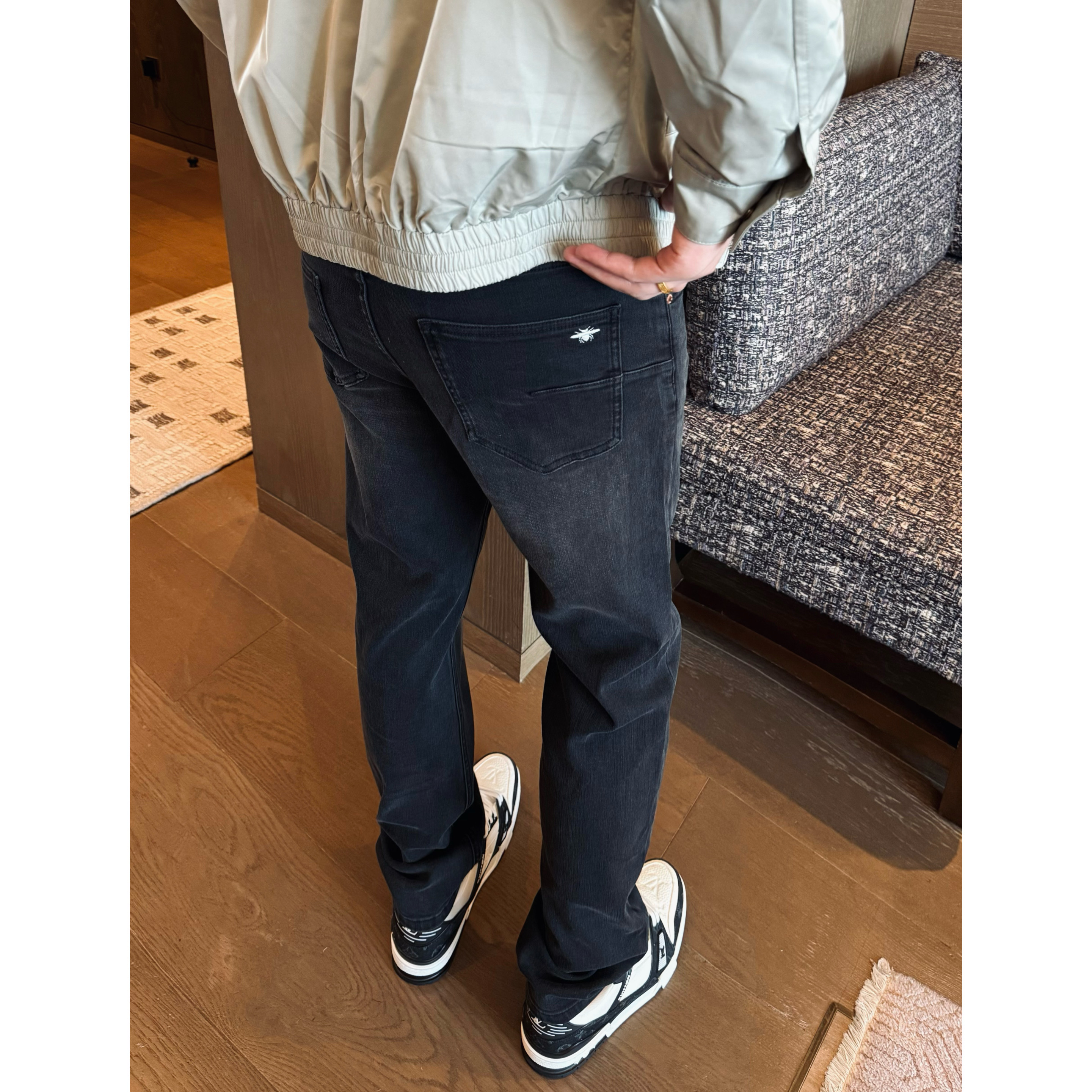 【蜜蜂四面弹】李查德男装秋季云烟灰刺绣小标弹力休闲直筒牛仔裤子