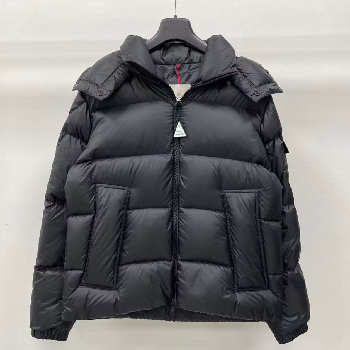 未使用 MONCLER 25新款 盟克睐 Couyere黑色男款连帽羽绒服