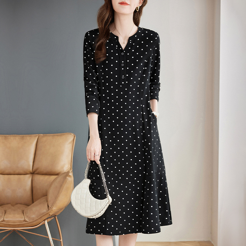复古波点长袖连衣裙女2025春秋新款V领气质裙子宽松遮肚子中长裙