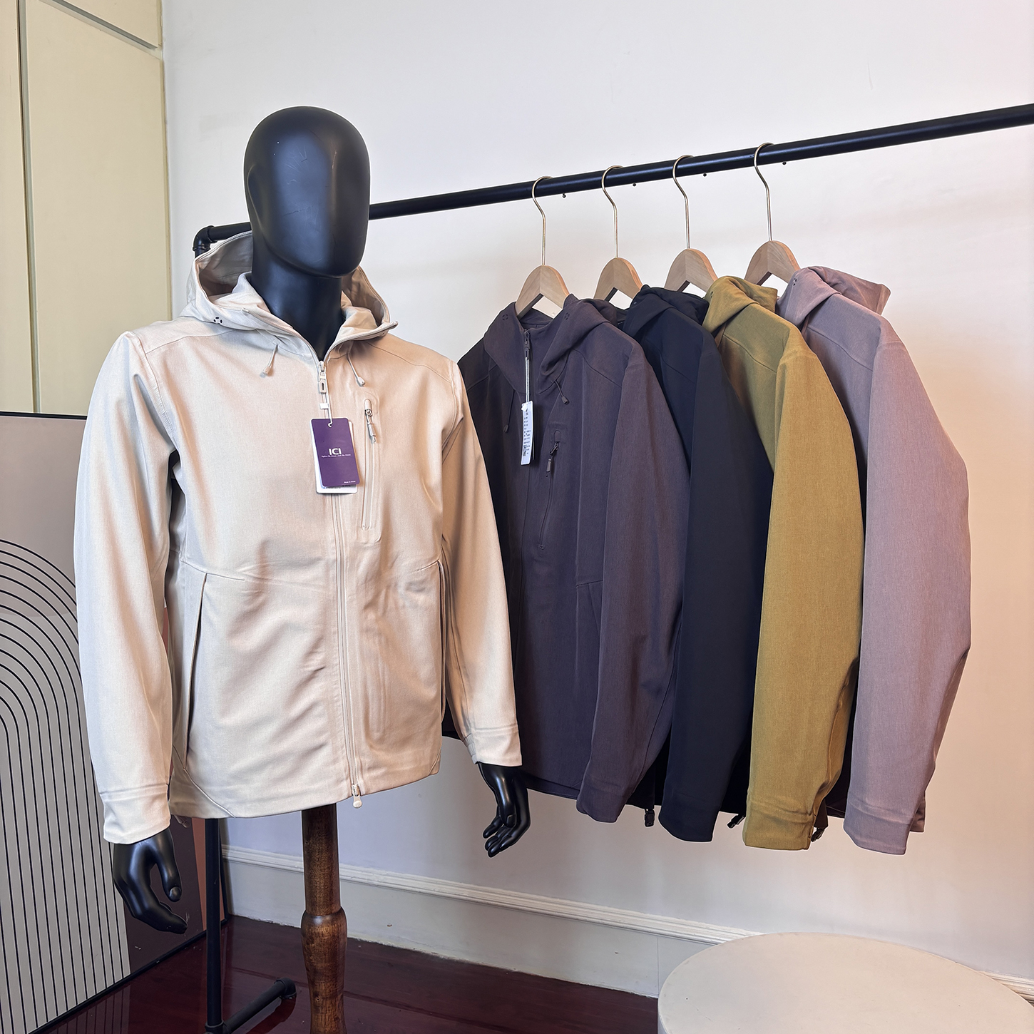 应变全天候 户外男女秋冬防风防泼水透气耐磨压胶连帽冲锋衣外套