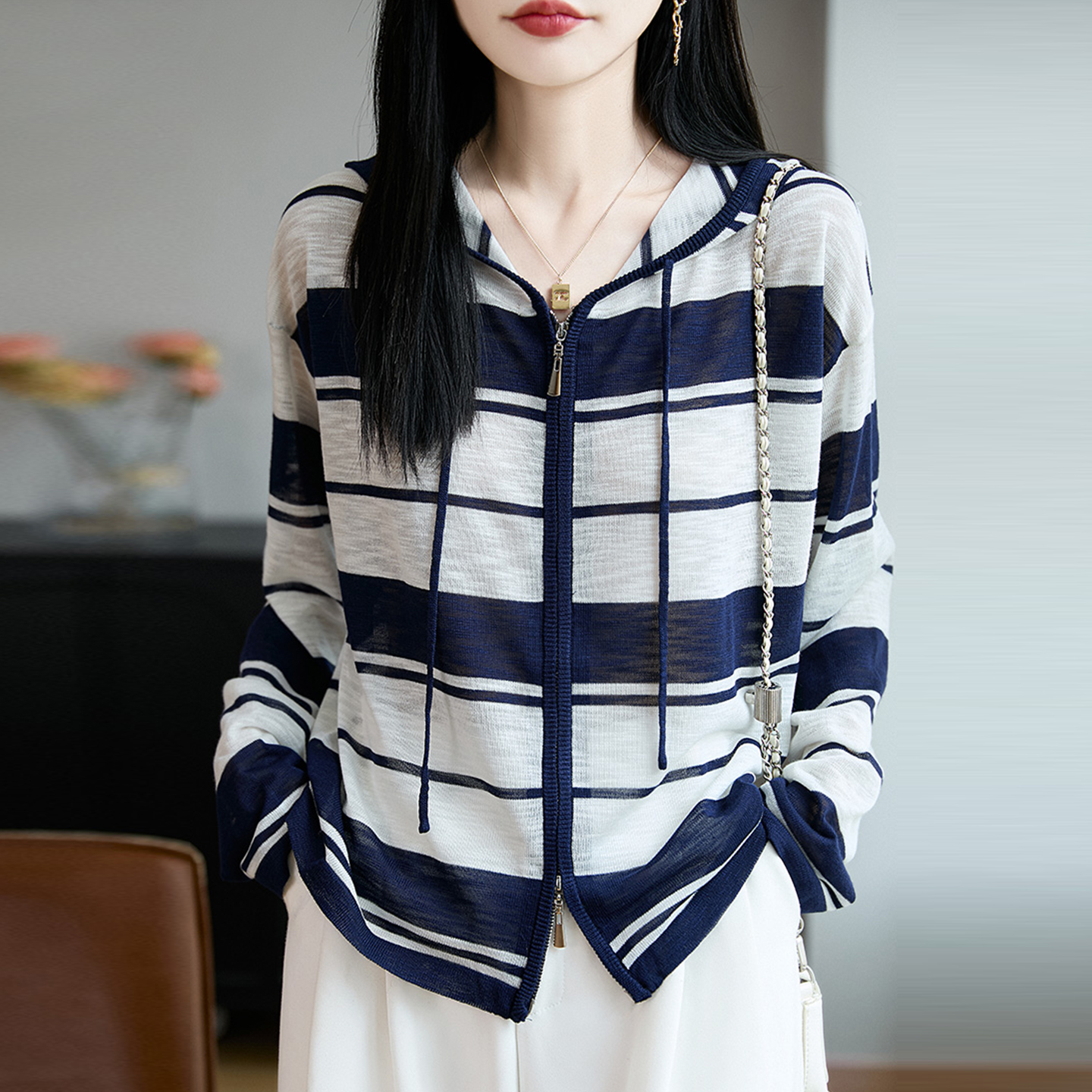 胖mm春秋大码外搭冰丝针织开衫女薄款2025早秋新款连帽毛衣短外套