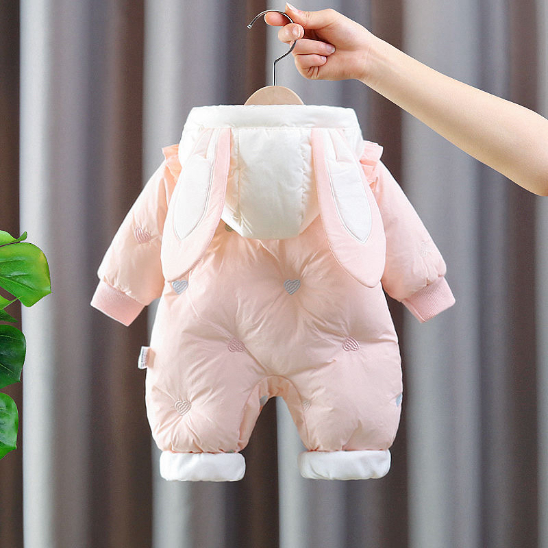 刺绣爱心连体秋冬冬季加厚加绒宝宝冬装外出抱衣棉服