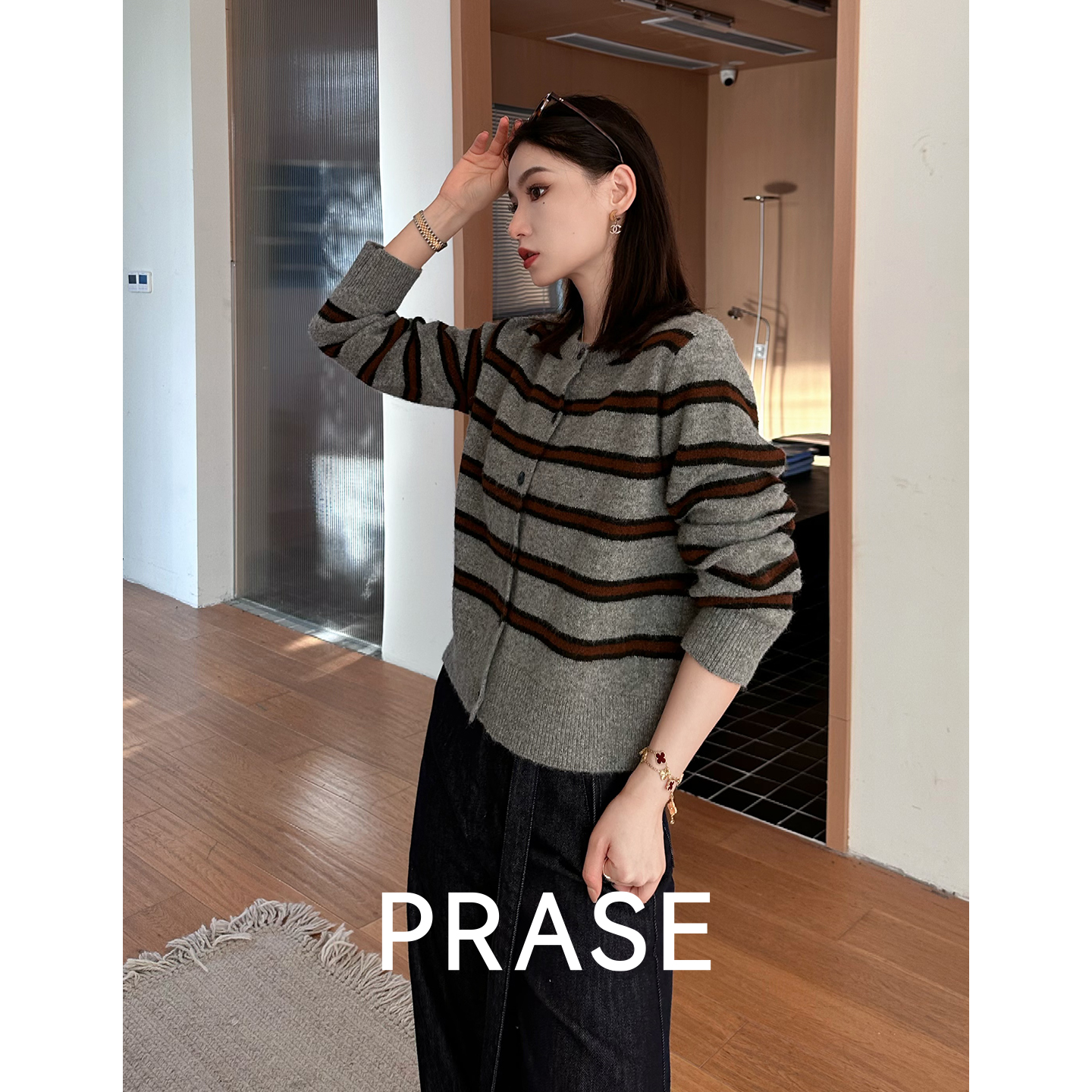 PRASE·噜【沃兹学院】微胖秋冬绵羊毛时尚宽松条纹毛织开衫PR510B66