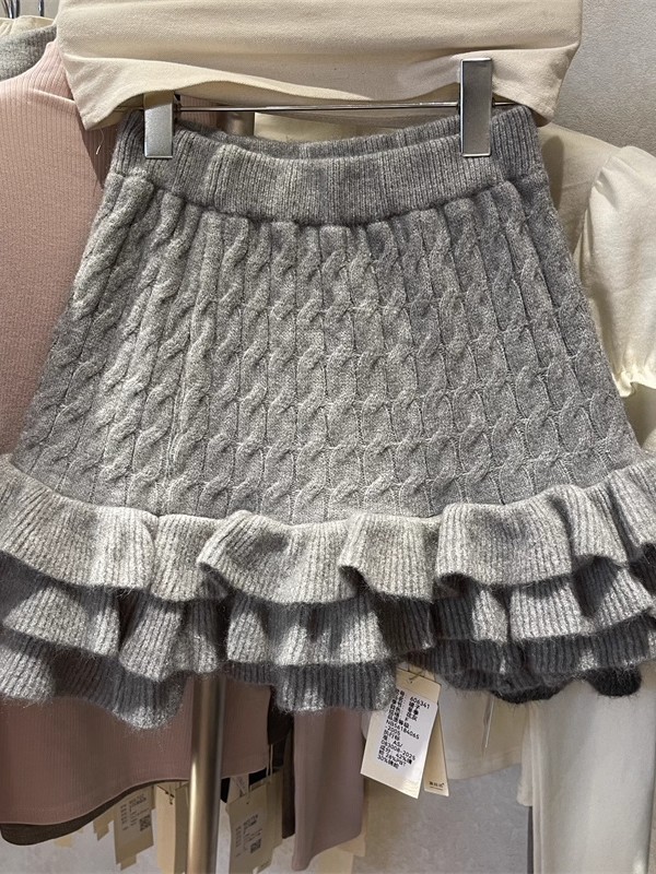 大码爆款设计感时尚百搭半身裙女2025年秋冬季新款圣诞氛围针织裙