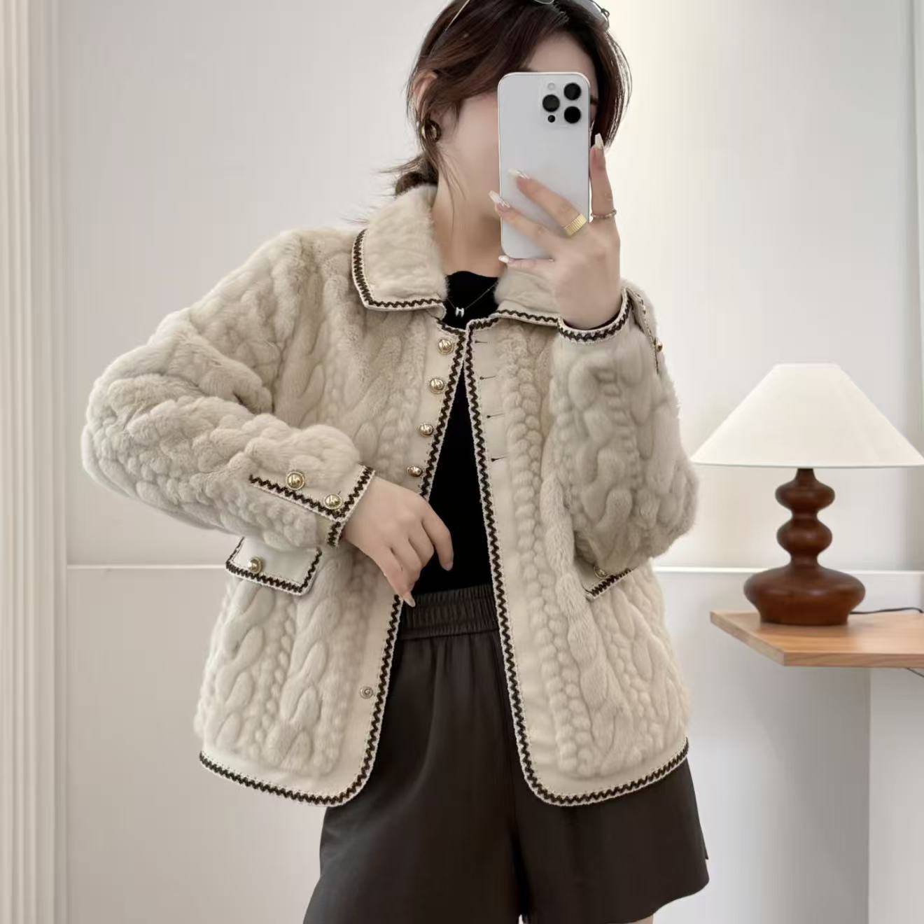 【运费补贴】秋冬新款雪兰貂翻领气质小香风外套