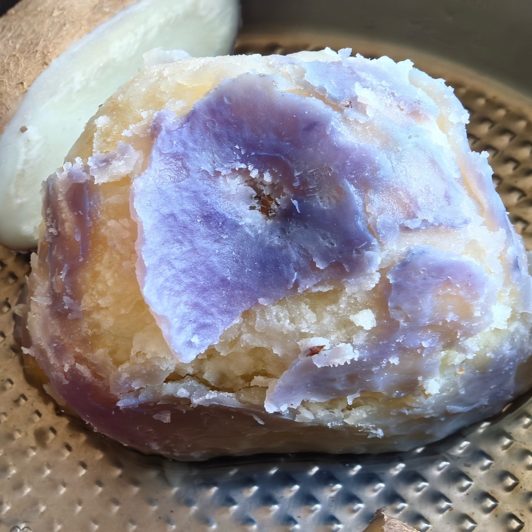 花青素小土豆新鲜现挖云南昭通大山包黑洋芋七彩土豆乌心紫马铃薯