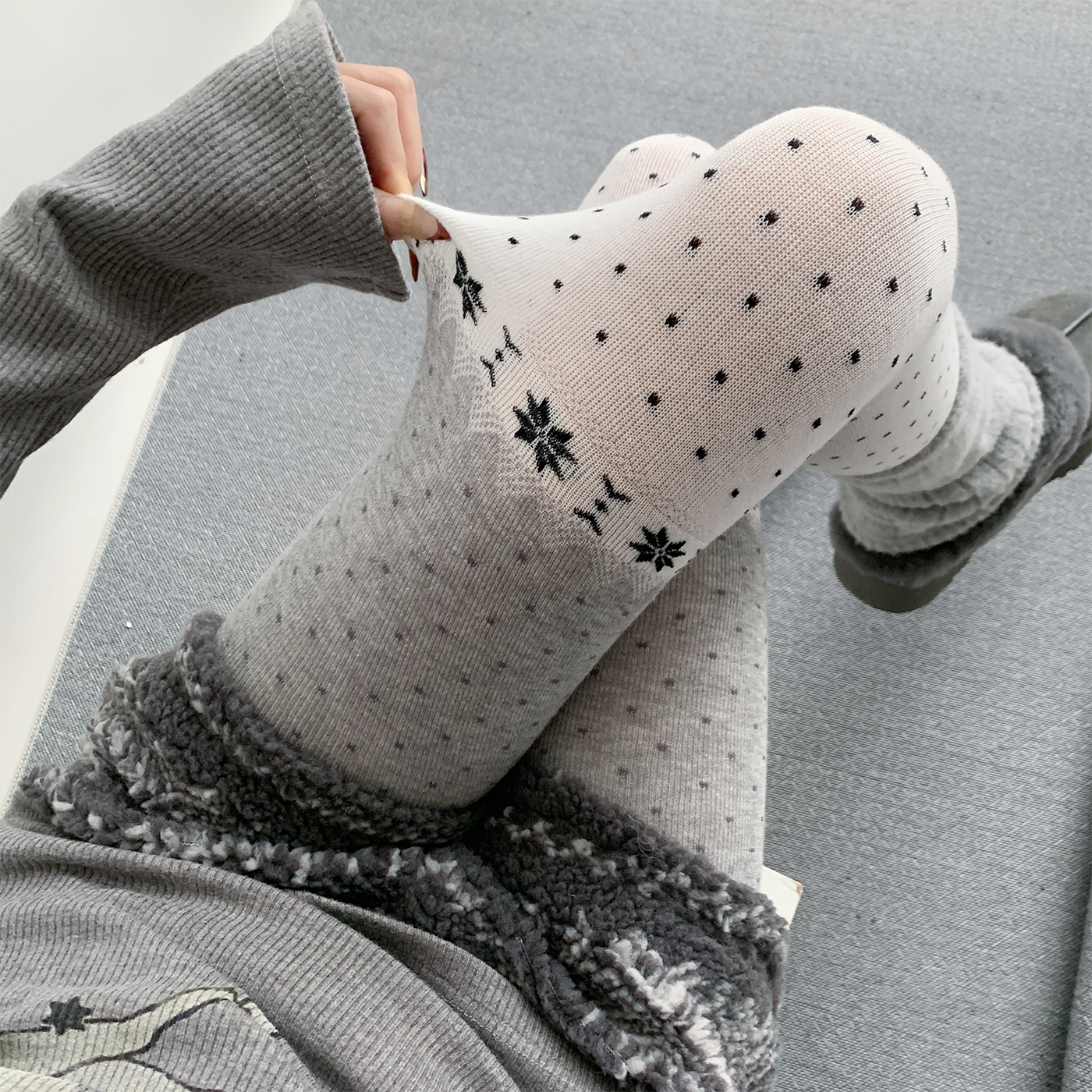 夜间教习室灰色连裤袜女秋冬复古拼色波点袜子氛围感雪花点打底裤