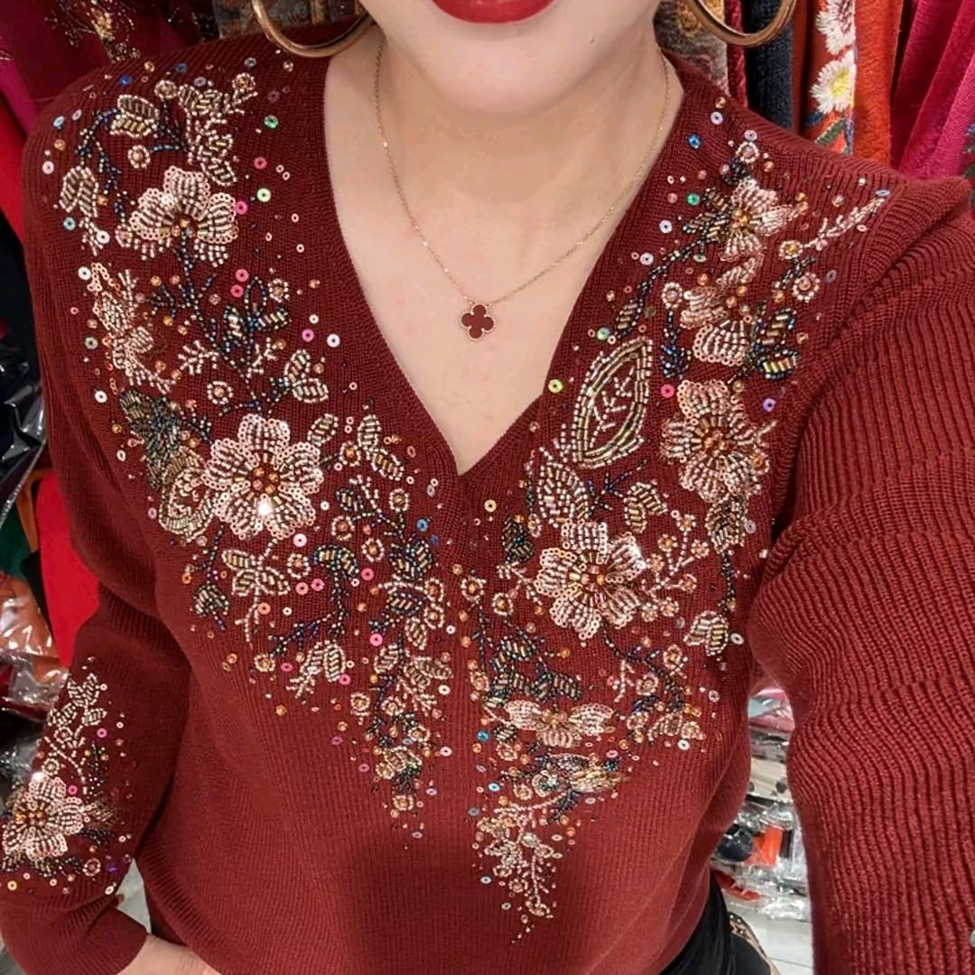 大码中老年女士长袖宽松遮肉重工洋气显瘦百搭针织打底衫