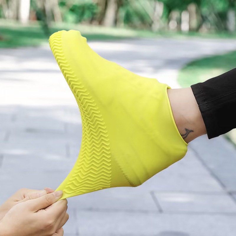 苏泊尓雨鞋套加厚防滑耐磨硅胶鞋套短筒便携口袋鞋套户外男女防