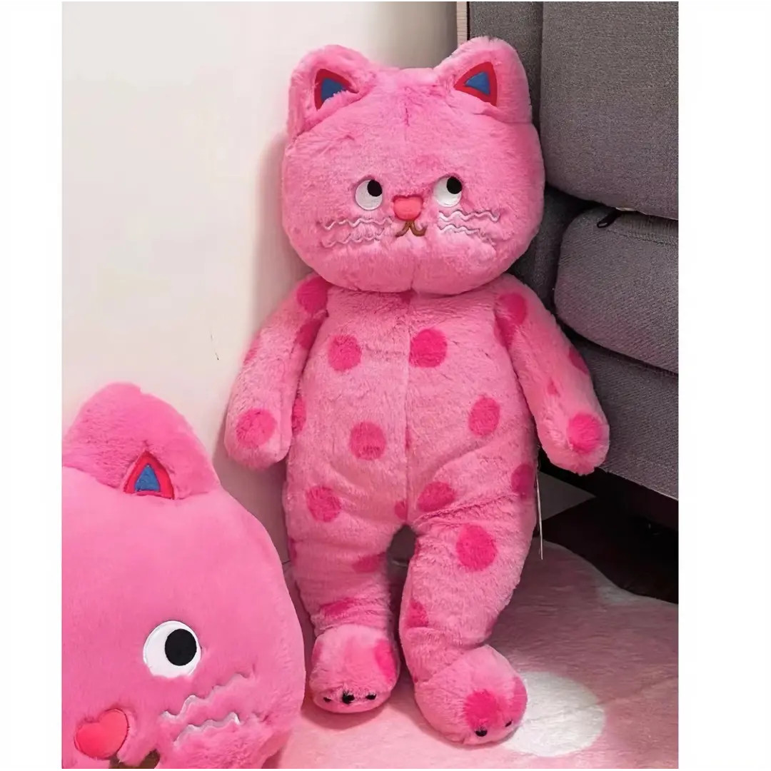 可爱波点猫咪靠垫抱枕公仔毛绒玩偶布娃娃陪睡抱枕礼物