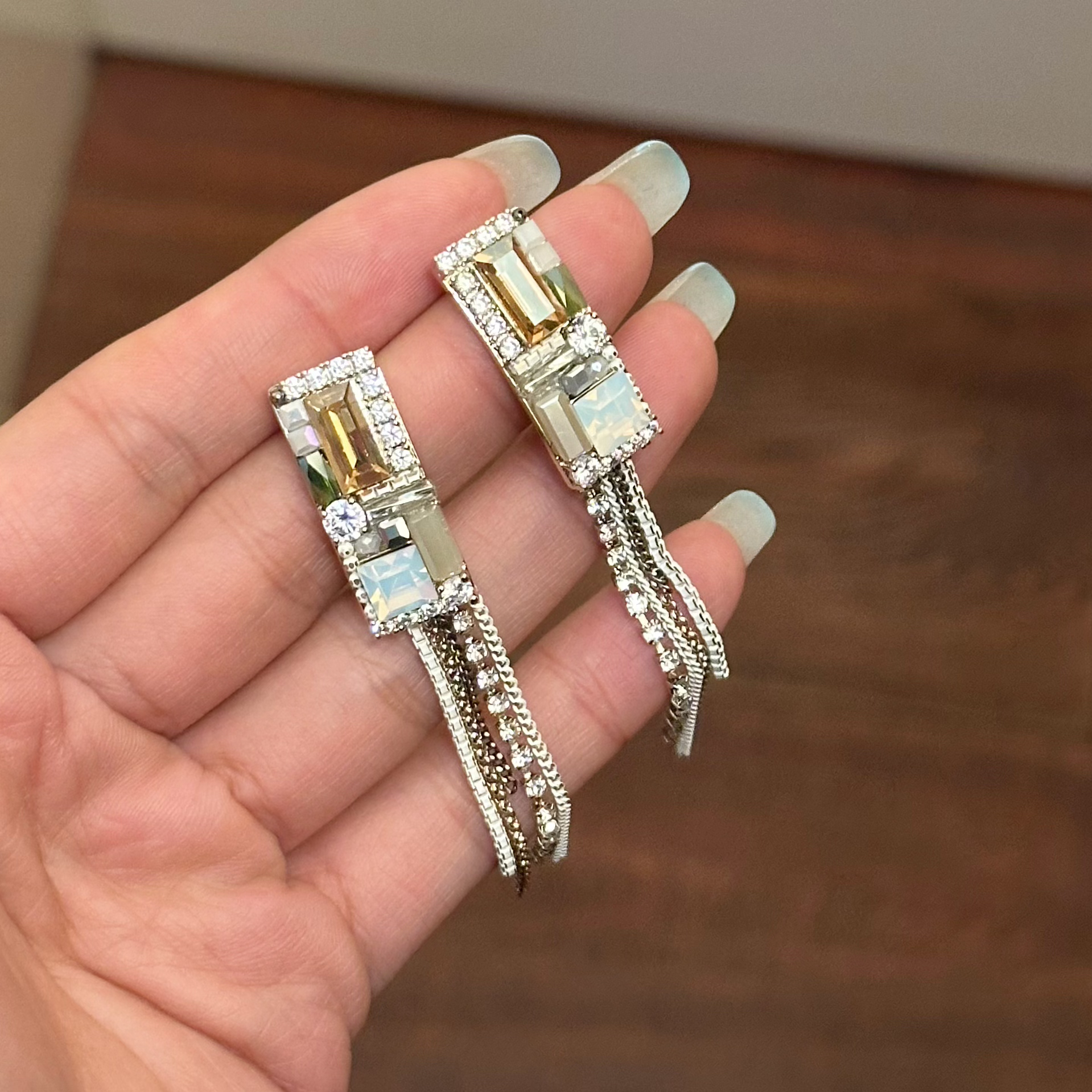 铜合金合成锆石耳饰 E0165东大门气质百搭优雅女神流苏长款耳环