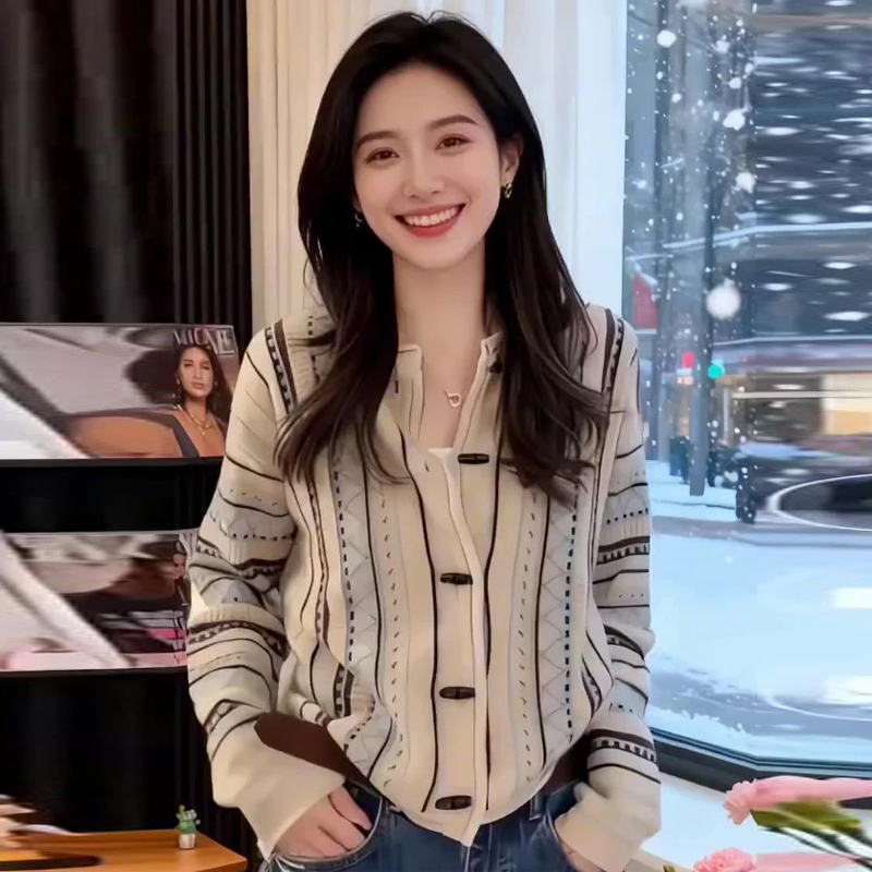 超好看洋气减龄独特毛针织衫2025秋冬季新款宽松气质加厚开衫女士