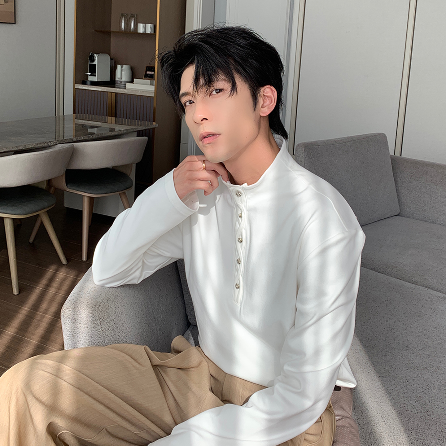 一轩轩轩【杏运风铃】秋冬设计感超休闲百搭男长袖内搭打底衫25005H