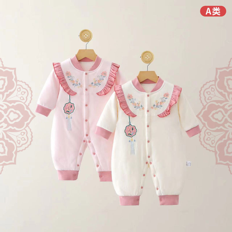 新中式婴儿连体衣秋冬夹棉外出哈衣女宝宝衣服长袖保暖爬服超洋气