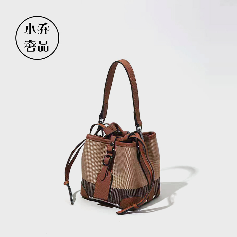 小乔奢品【时光织锦】小众设计格纹轻奢牛皮手提斜挎女士桶包#6991