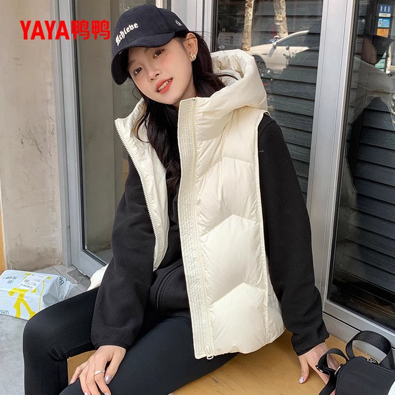 鸭鸭官方正品2025秋冬新款羽绒马甲女短款宽松显瘦加厚马夹外套