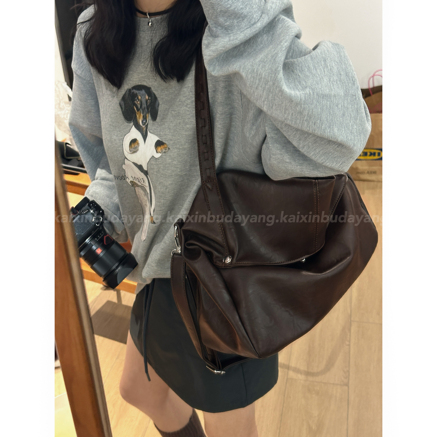 【开心不打烊】松弛感质感百搭大容量黑色机车流浪包通勤单肩斜挎