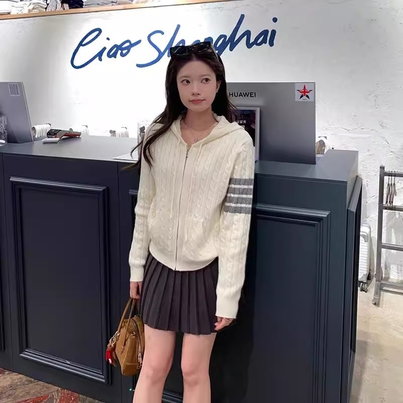 韩版慵懒风长袖连帽毛衣学院风外套麻花针织开衫女春秋新款Viiwen