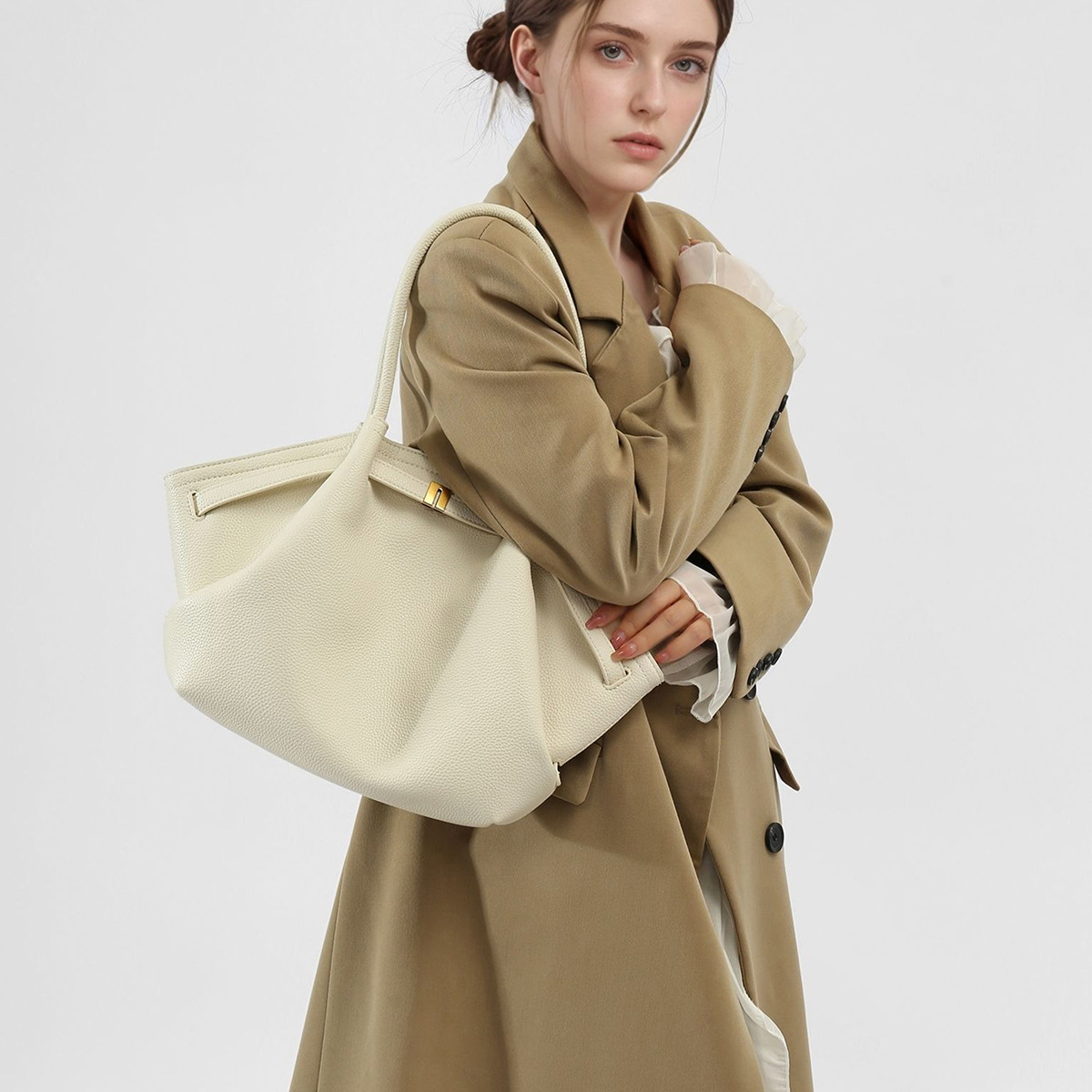 2025春季新款休闲简约托特包女上班通勤大容量单肩包时尚感腋下包