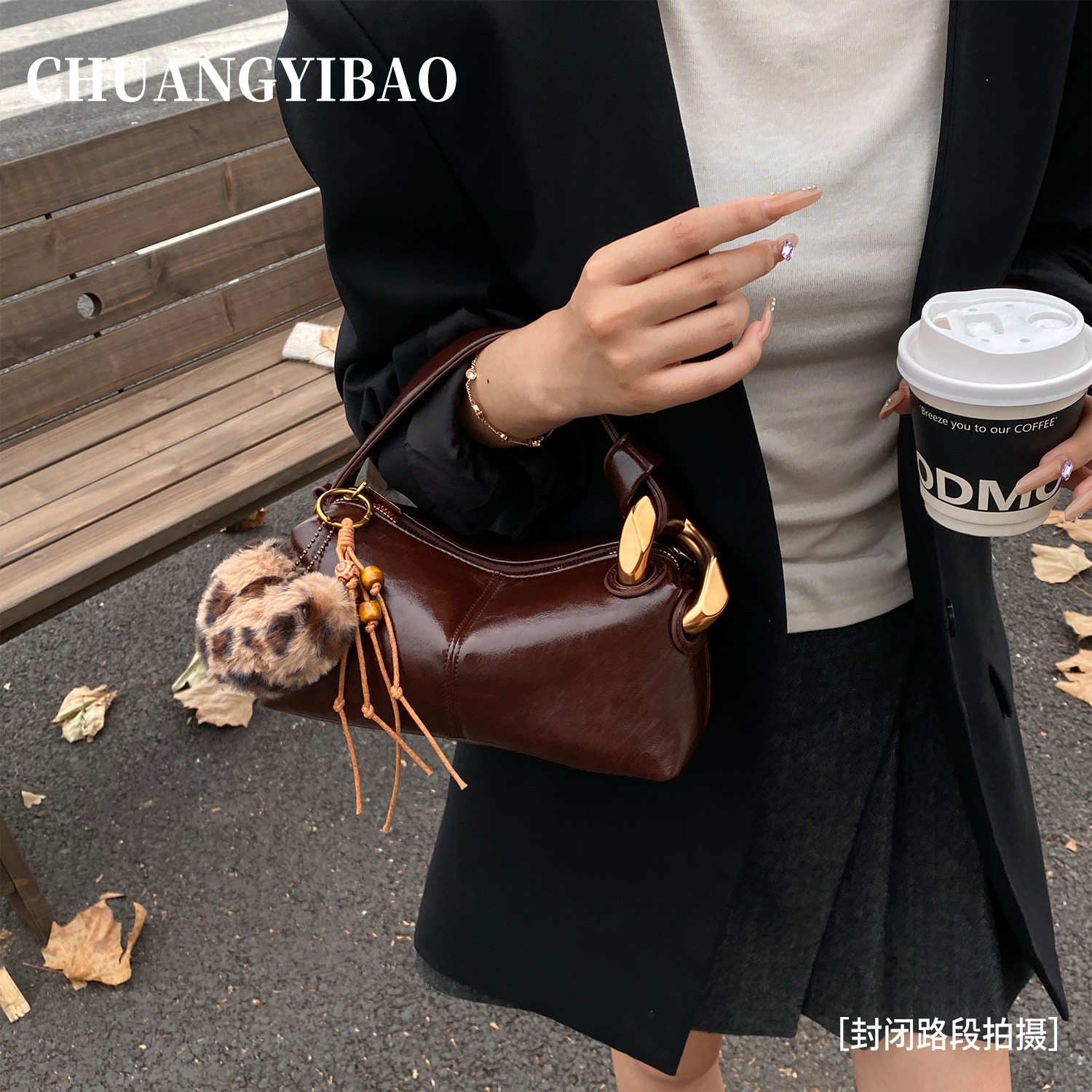 咖色超火复古手提包包女式2025新款秋冬轻奢小众设计高级感斜挎包
