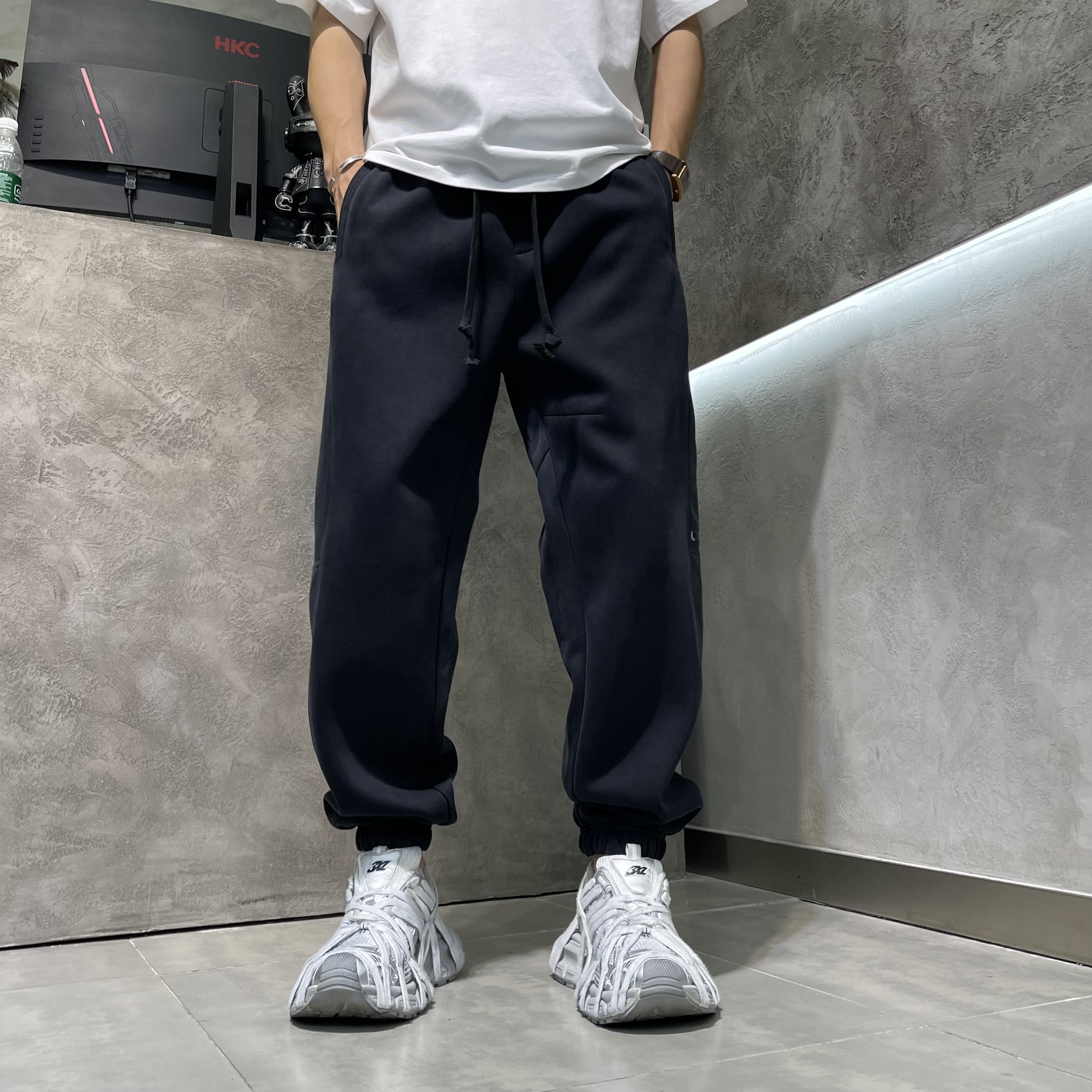 秋冬常规款男士束脚裤百搭简约潮流宽松运动休闲裤纯色韩版长裤