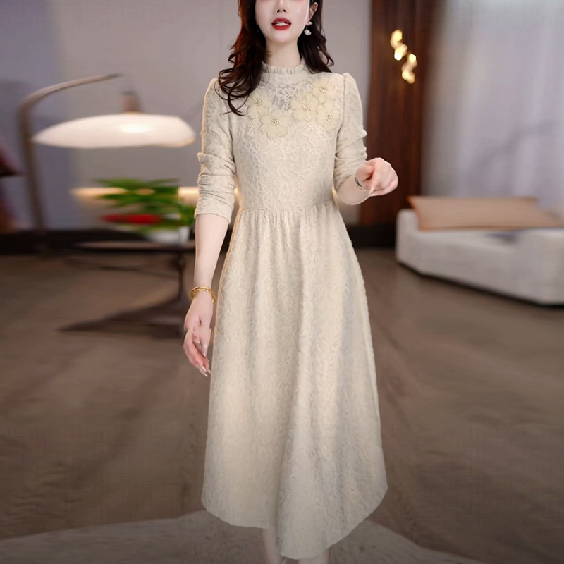 轻奢高贵气质裙子女装冬季新款2025爆款高级感洋气显瘦打底连衣裙