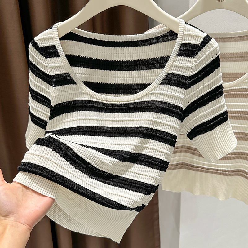 杏黑撞色条纹上衣女秋季洋气外穿爆款针织打底衫圆领短袖收腰T恤