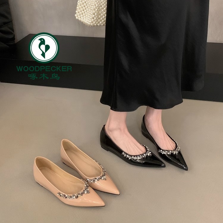啄木鸟法式气质尖头漆皮水钻单鞋女春夏内增高温柔浅口软底晚晚鞋