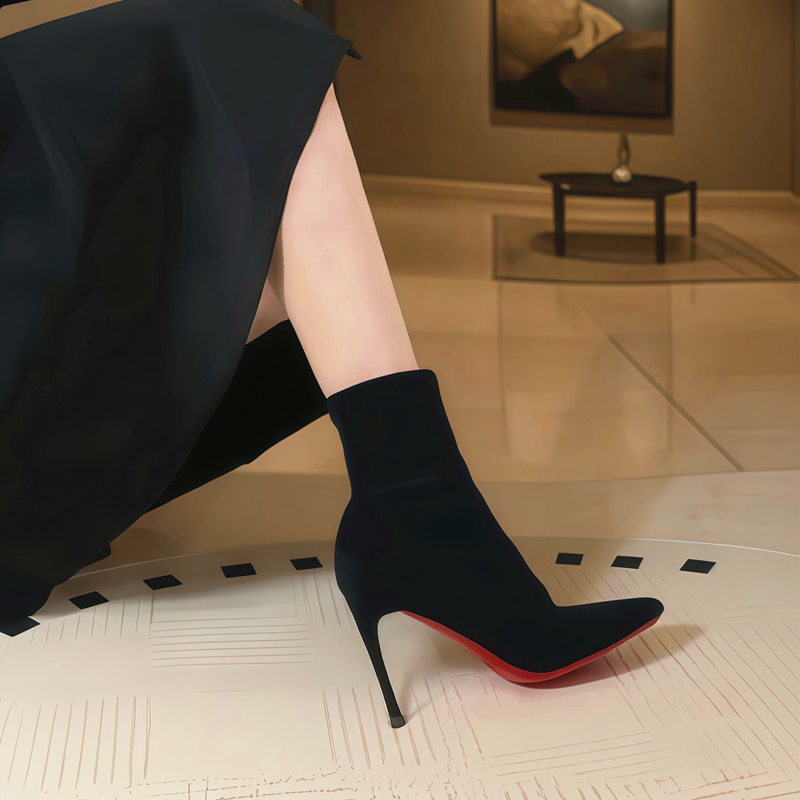 【DESROLAN】红底瘦瘦靴2025秋冬新款高跟短靴女绒面尖头细跟弹力靴