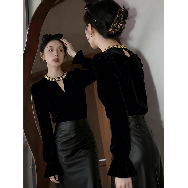 法式复古赫本风黑色修身显瘦丝绒打底衫女内搭秋冬喇叭袖绝美上衣