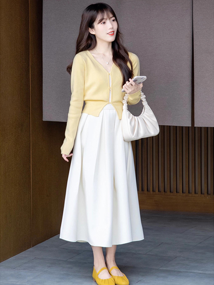 时尚穿搭一整套针织衫套装女2025秋季新款小个子上衣半身裙两件套