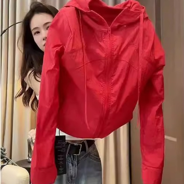 欧货爆款高级感超好看上衣多巴胺红色轻薄款连帽防晒衣外套女夏季