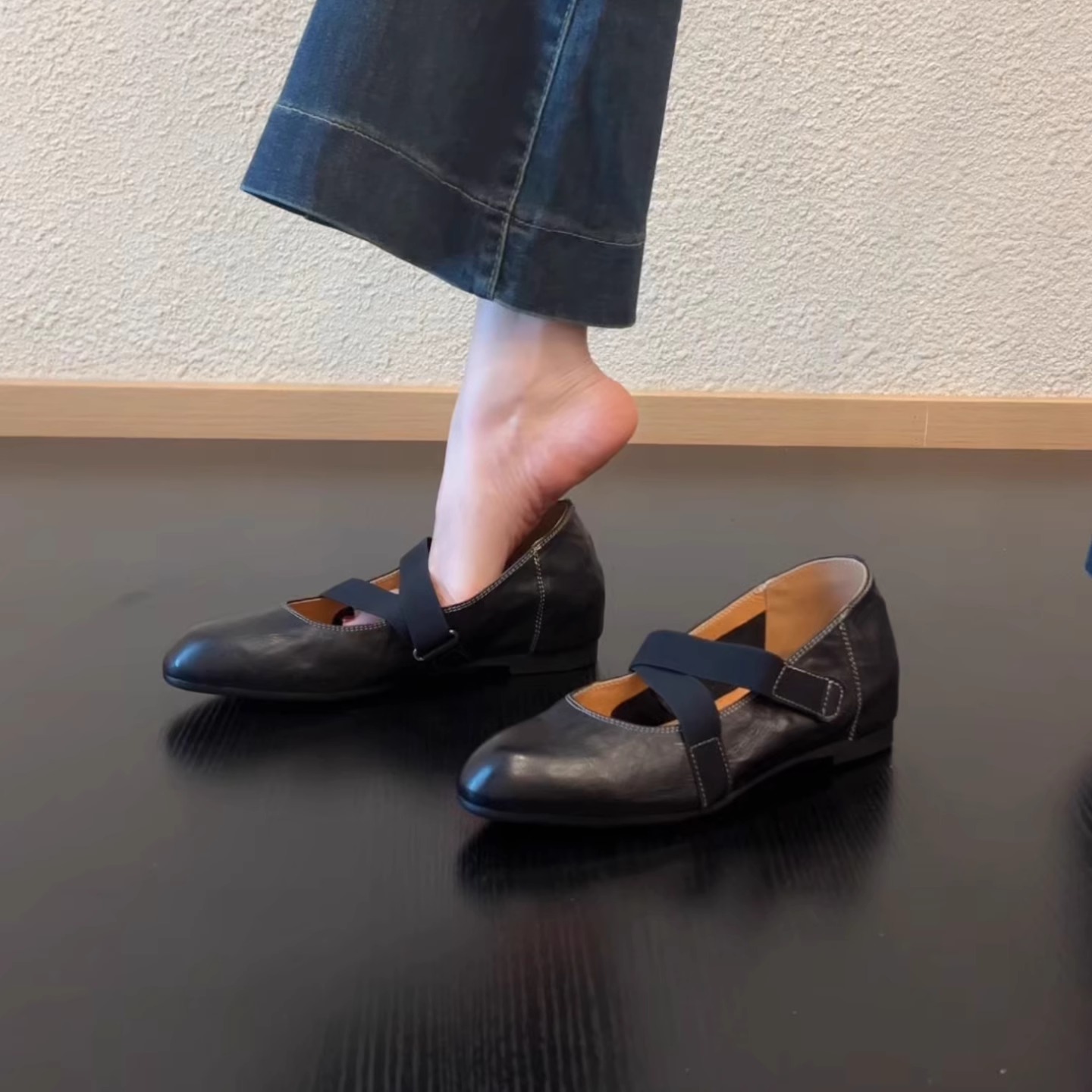 Pokoy-3.5cm尖头交叉带小众文艺复古浅口芭蕾舞鞋单鞋扣