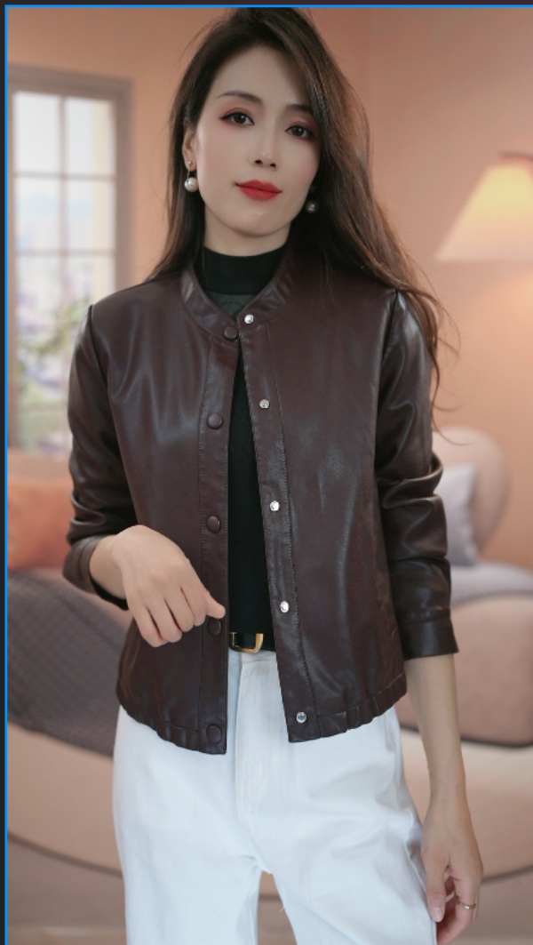 海宁正品2025春秋新款圆领时尚休闲中老年小个子短款皮衣外套女