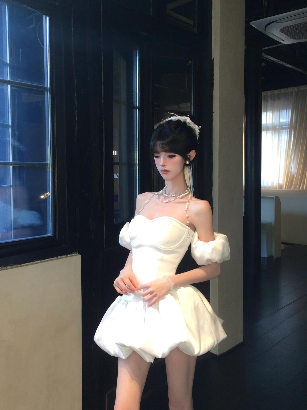 缎面蓬蓬裙法式气质辣妹性感纯欲风连衣裙复古一字肩白色抹胸短裙